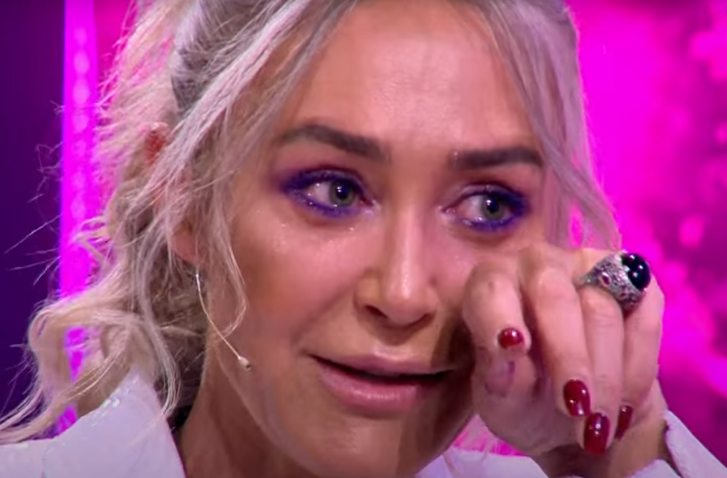 Mes lotësh, Anita rrëfen momentin kur Ramushin e dërguan në Hagë
