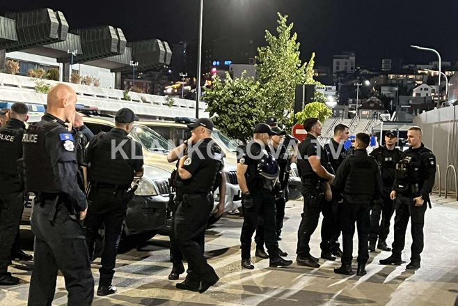 Numër i shtuar policësh në stadium, ata përcjellin fansat danezë deri te hoteli (VIDEO)