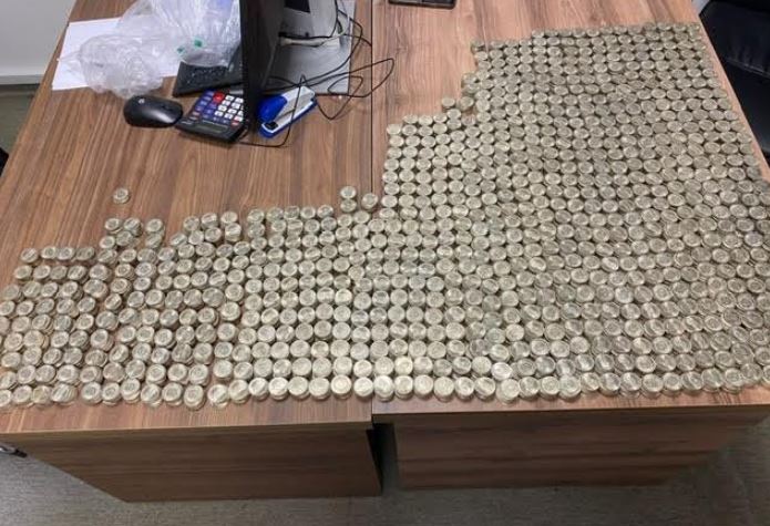 Sekuestrohen mbi 16 mijë franga të falsifikuara në Han të Elezit, në pranga një person