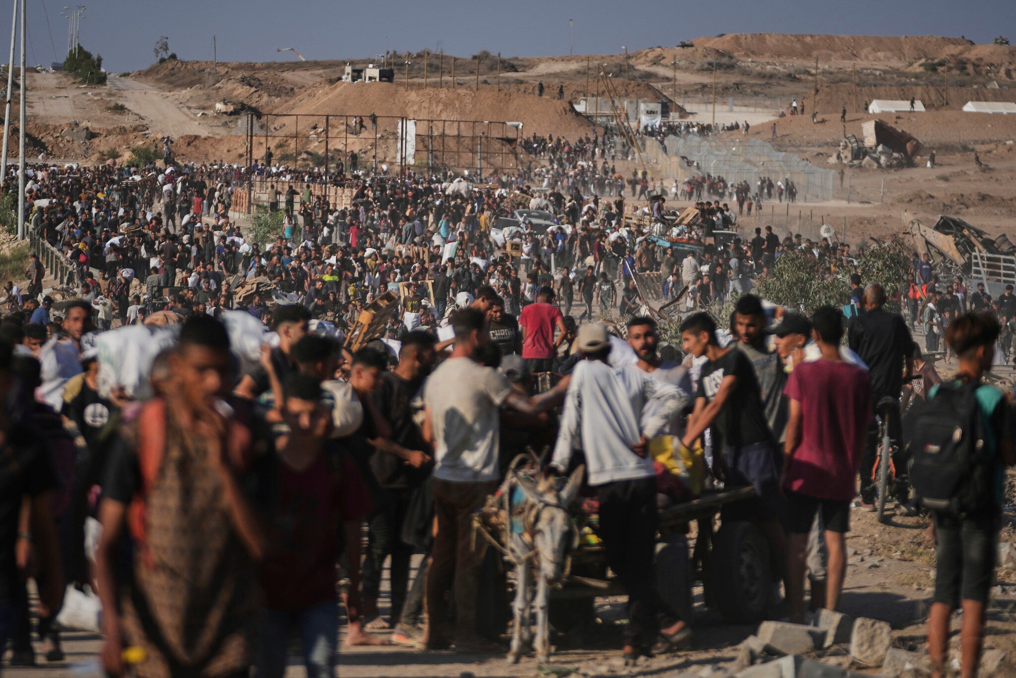 Raportohet për 20 palestinezë të vrarë afër një qendre ndihmash në Gaza
