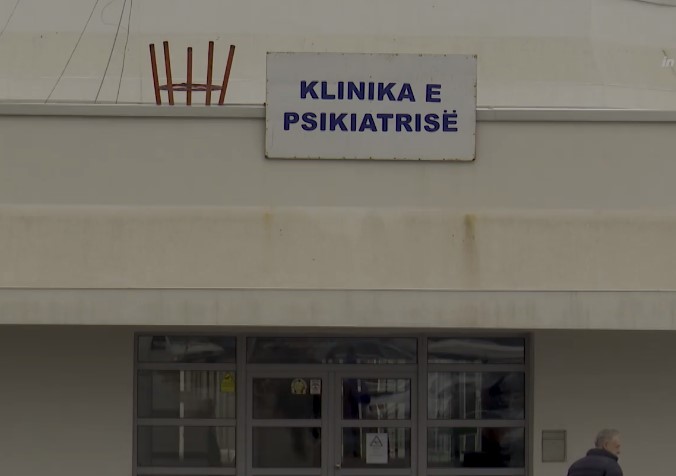 Klinë: Burri e rrah brutalisht gruan, Prokurori vendos ta çojë në Psikiatri