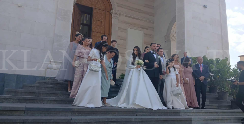 Kurorëzohet në Katedrale vajza e ish-presidentit Rugova