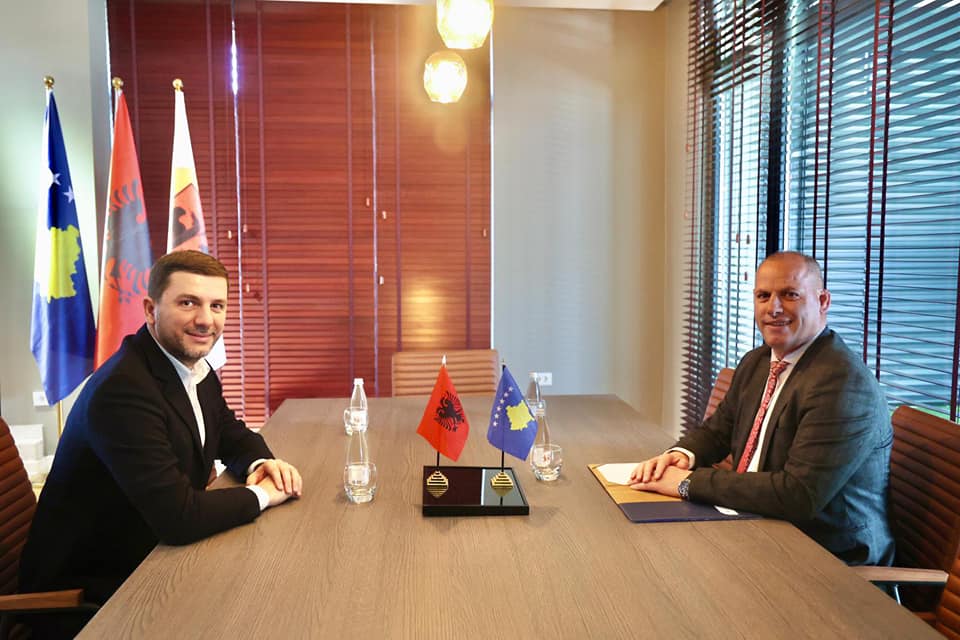 Dorëheqja e Krasniqit si kryetar i PDK së  Lladrovci përshëndet vendimin