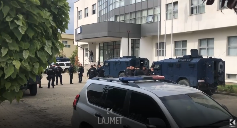 Auditori në polici: Të suspenduar u paguhet rrezikshmëria (VIDEO)