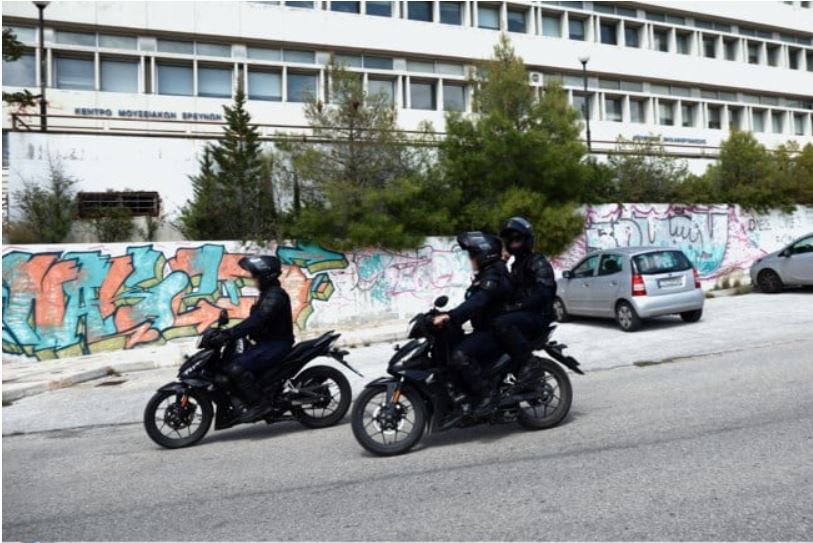 Polici grek bashkëpunonte me shqiptarë për drogën në Mykonos