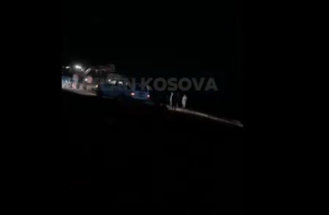 Banorët e Gusarit të Istogut 'luftuan' me flakët deri në orët e vona (VIDEO)