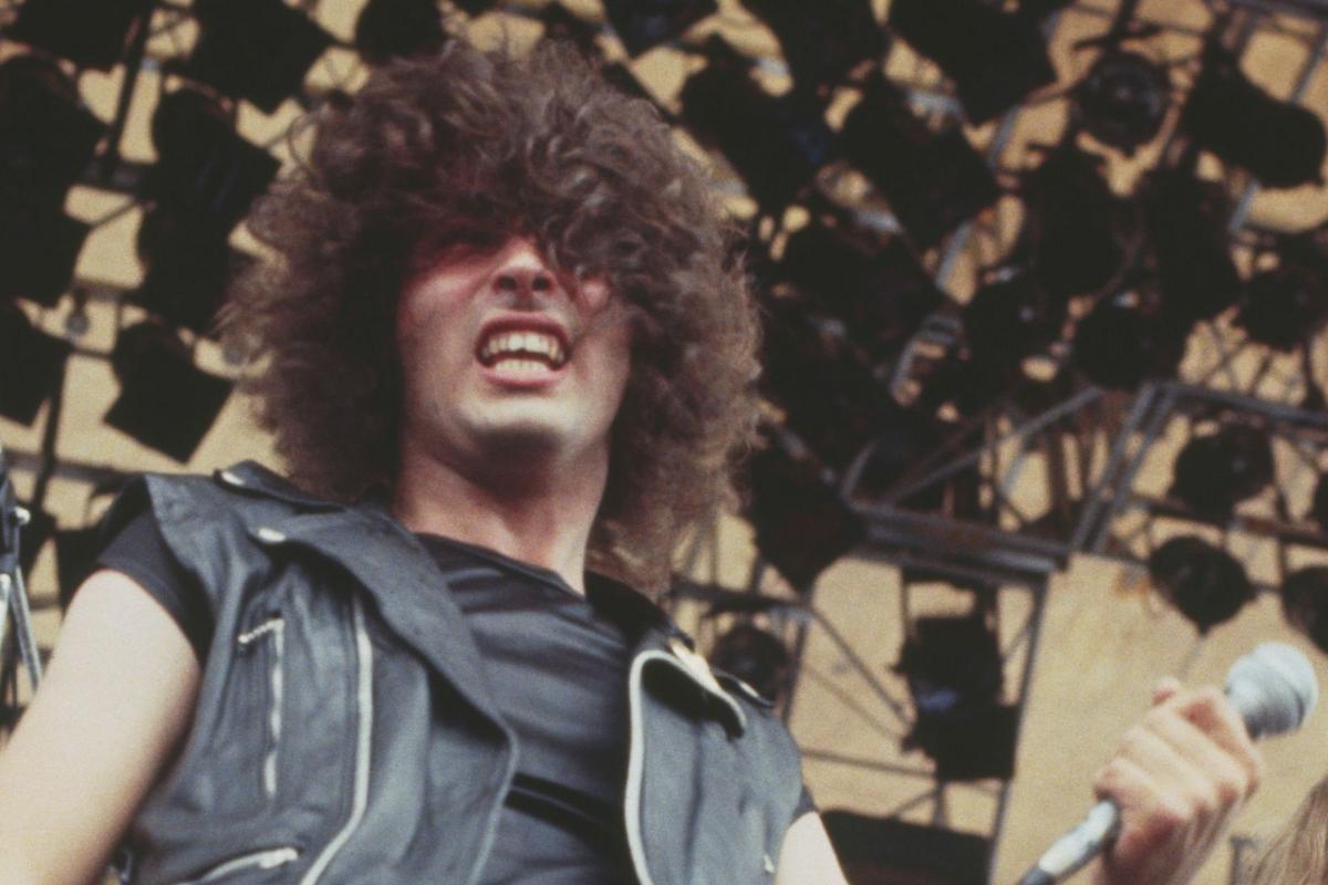 Vdes vokalisti i parë i Iron Maiden