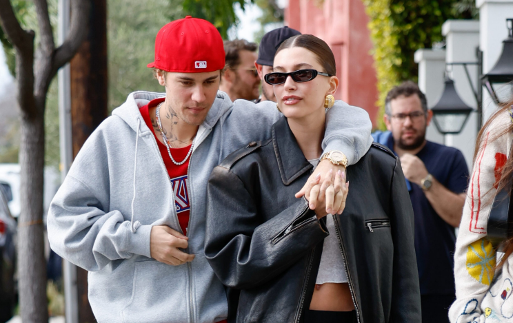 Hailey Bieber me postim surprizë, del kundër atyre që urrejnë albumin Swag të Justin