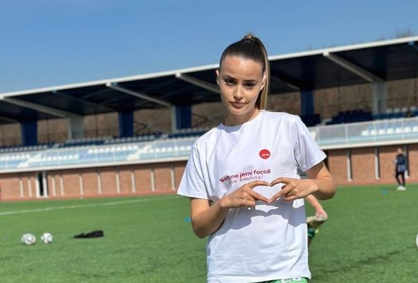 Elmedina Avdili rrëfen për Klankosova.tv “luftën” për të dëshmuar se futbolli është edhe për vajza