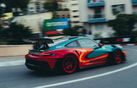 Porsche e dizajnuar nga Dua Lipa del në ankand, të mbledhurat shkojnë në Fondacionin e Sunny Hill
