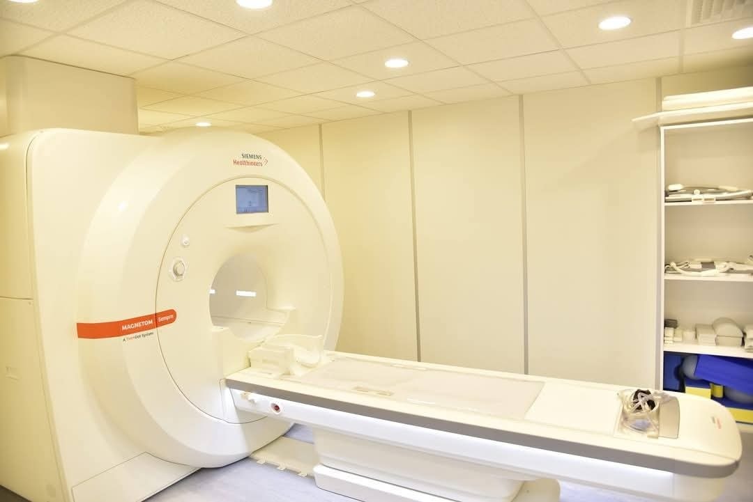 Pas 4 muajsh, aparati i rezonancës magnetike rikthehet në funksion në Spitalin e Pejës