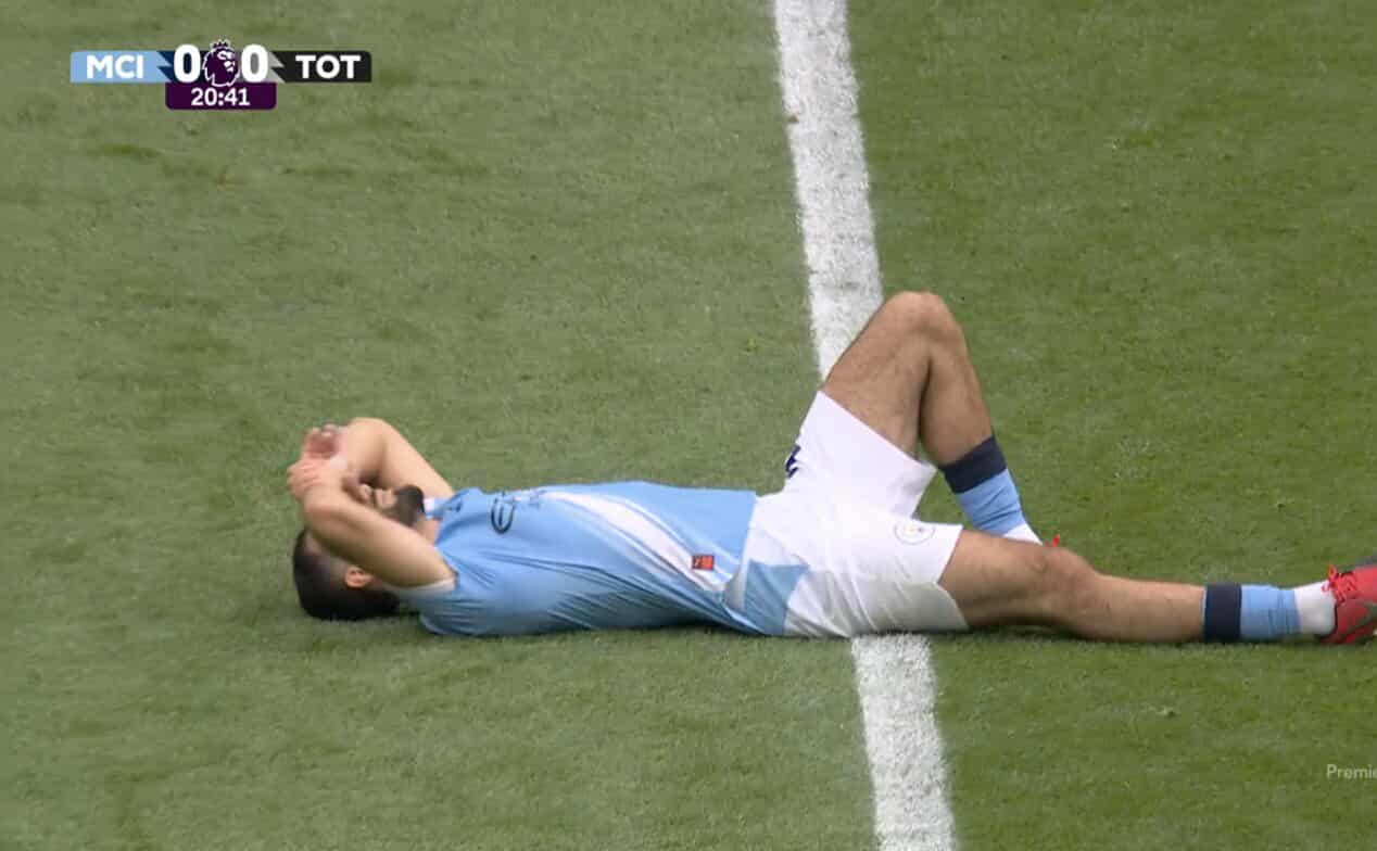 Manchester City në telashe, i lëndohet mbrojtësi kryesor në minutat e para