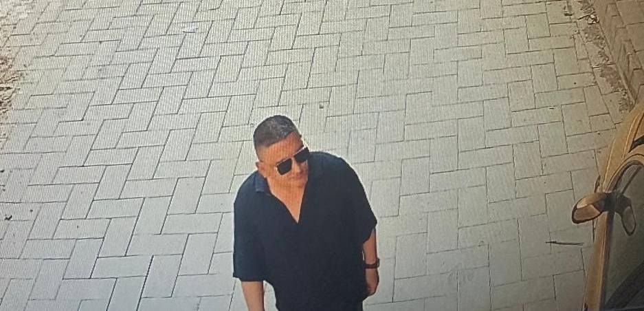 Policia kërkon ndihmë për të kapur hajnin që po kërkohet për vjedhje në kryeqytet (FOTO)