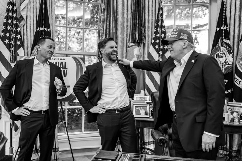 "Dyshja e fuqishme", Trump, Vance e Grenell - Shtëpia e Bardhë publikon foton brenda Zyrës Ovale
