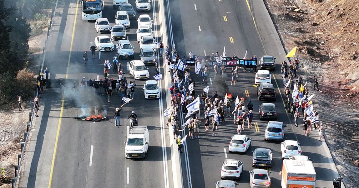 Izraelitët protestojnë, kërkojnë përfundimin e luftës në Gaza dhe lirimin e pengjeve