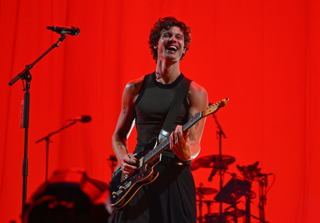 Foto nga performanca e Shawn Mendes në "SunnyHill"