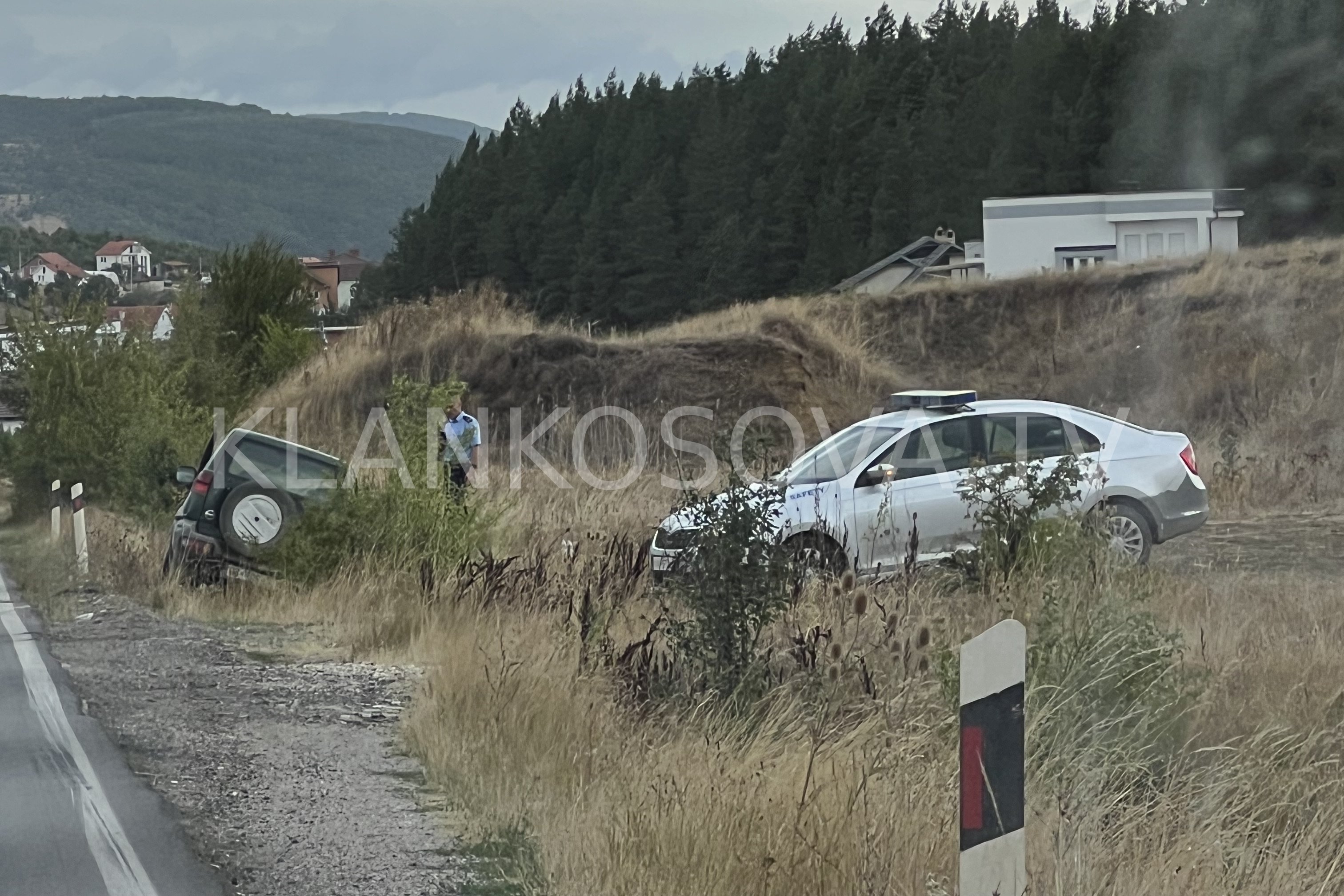Aksident mes dy veturave në dalje të Llabjanit (FOTO)