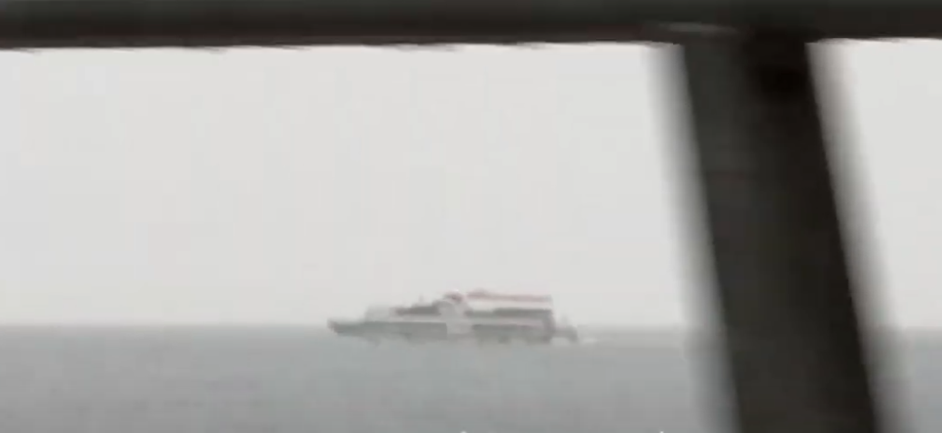 Stuhi e fortë edhe në Maqedoni të Veriut, trageti me turistë nga Liqeni i Ohrit kalon në ujërat shqiptare