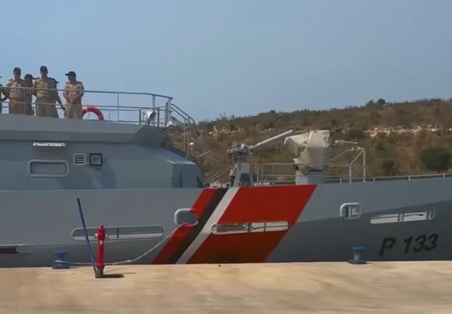 Anija shqiptare niset në misionin 6-mujor të NATO-s