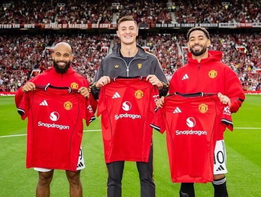 Unitedi prezanton tri transferet në Old Trafford