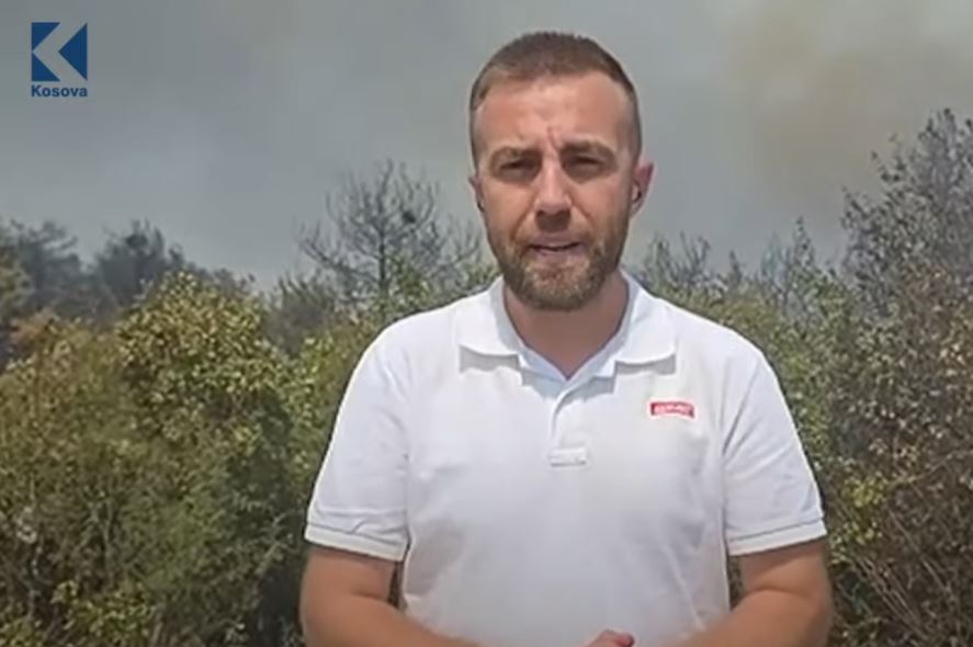 Si është situata me zjarret në Gramsh - flet gazetari nga vendi i ngjarjes (VIDEO)
