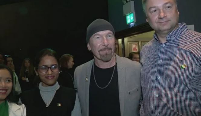 Irlanda "ndjek" shembullin e Kosovës me Duan, ia jep kitaristit të U2 nënshtetësinë