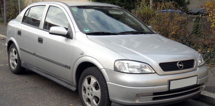 Vidhet një “Opel Astra” në Prishtinë
