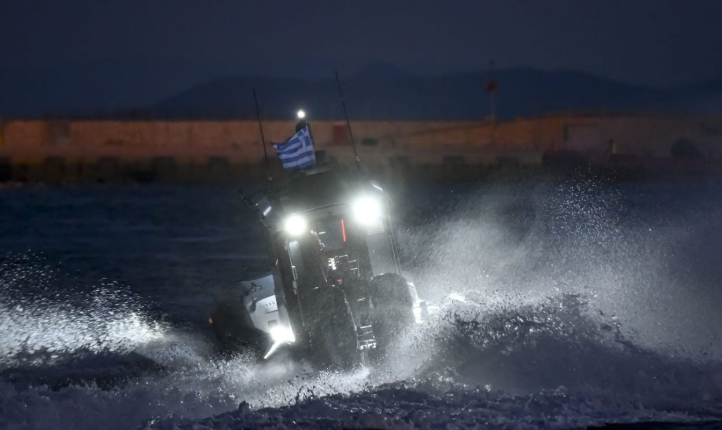 Turistët 12 dhe 20-vjeçar u futën për zhytje me maska në Halkidiki, por u zhdukën
