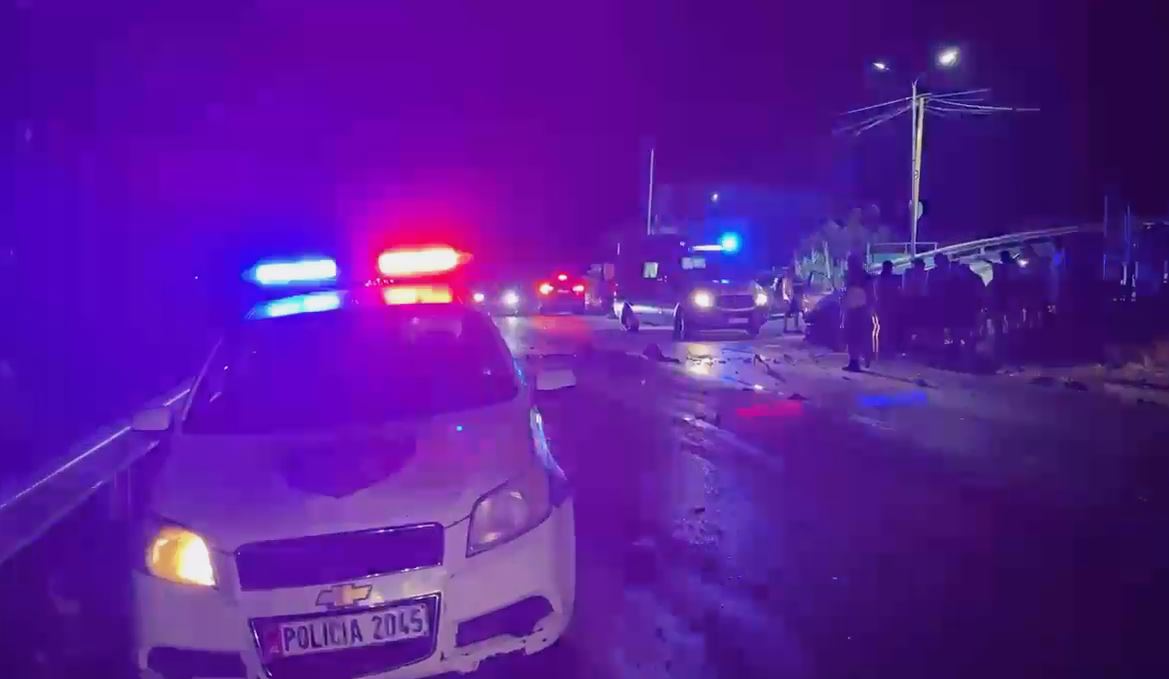 Tjetër aksident i rëndë në Shqipëri, vetura përplas babë e bir në aksin Lushnjë-Berat