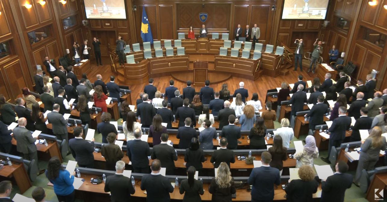 Mungesat në parlament: Cilët deputetë “refuzuan” seancat “Haxhiu” (VIDEO)