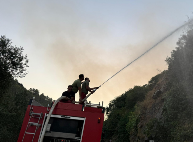 Vetëm tre zjarre aktive në Shqipëri