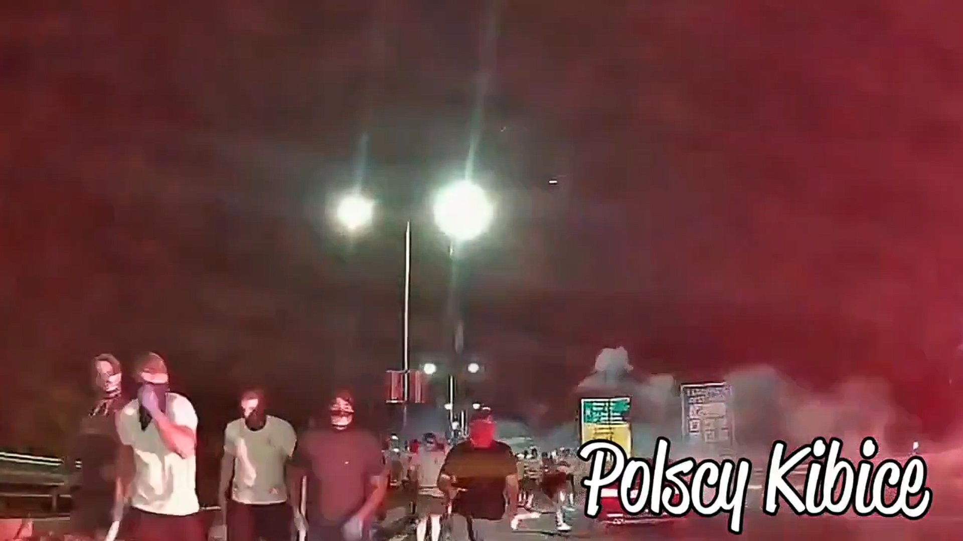 Javën e kaluar, Zvezda i falënderoi polakët për banerin “Kosova është Serbi” – e në Beograd i rrahën