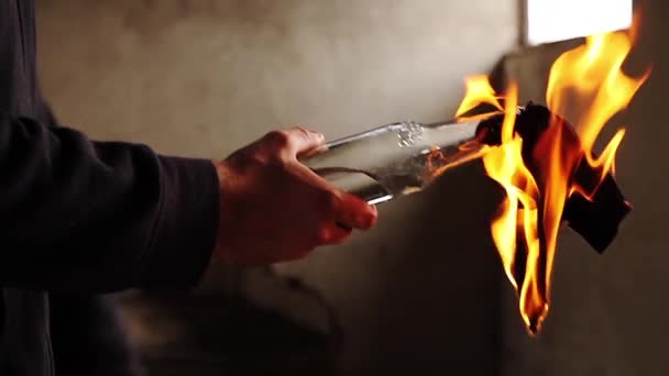 Një person tentoi me molotov të djegë një market në Mitrovicë