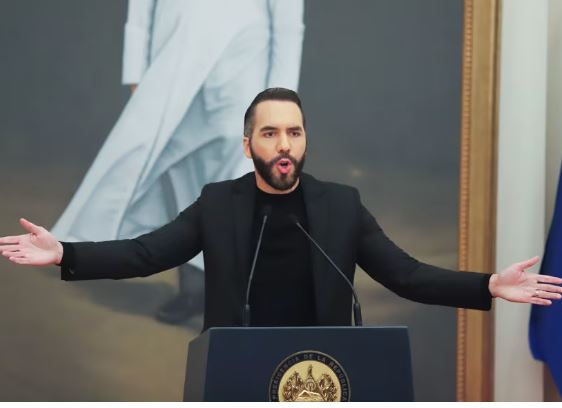 El Salvadori miraton rizgjedhjen presidenciale për një kohë të pacaktuar dhe zgjat mandatin në 6 vjet