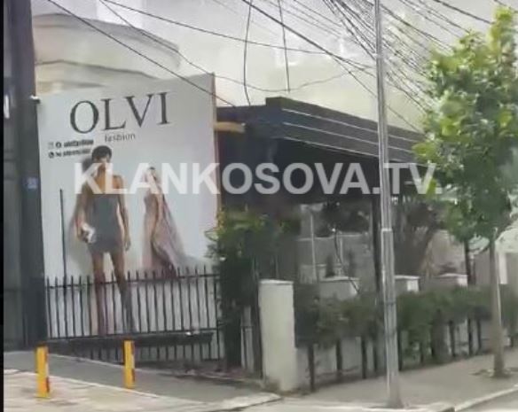 Dyshohet për zjarr në një lokal kafeje në Ferizaj, del tym nga brenda