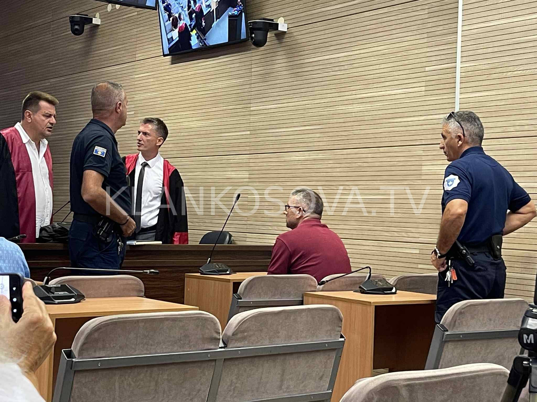 Aprovohet marrëveshja për pranim të fajësisë për Popoviqin - 6 muaj burgim e dëbim nga Kosova