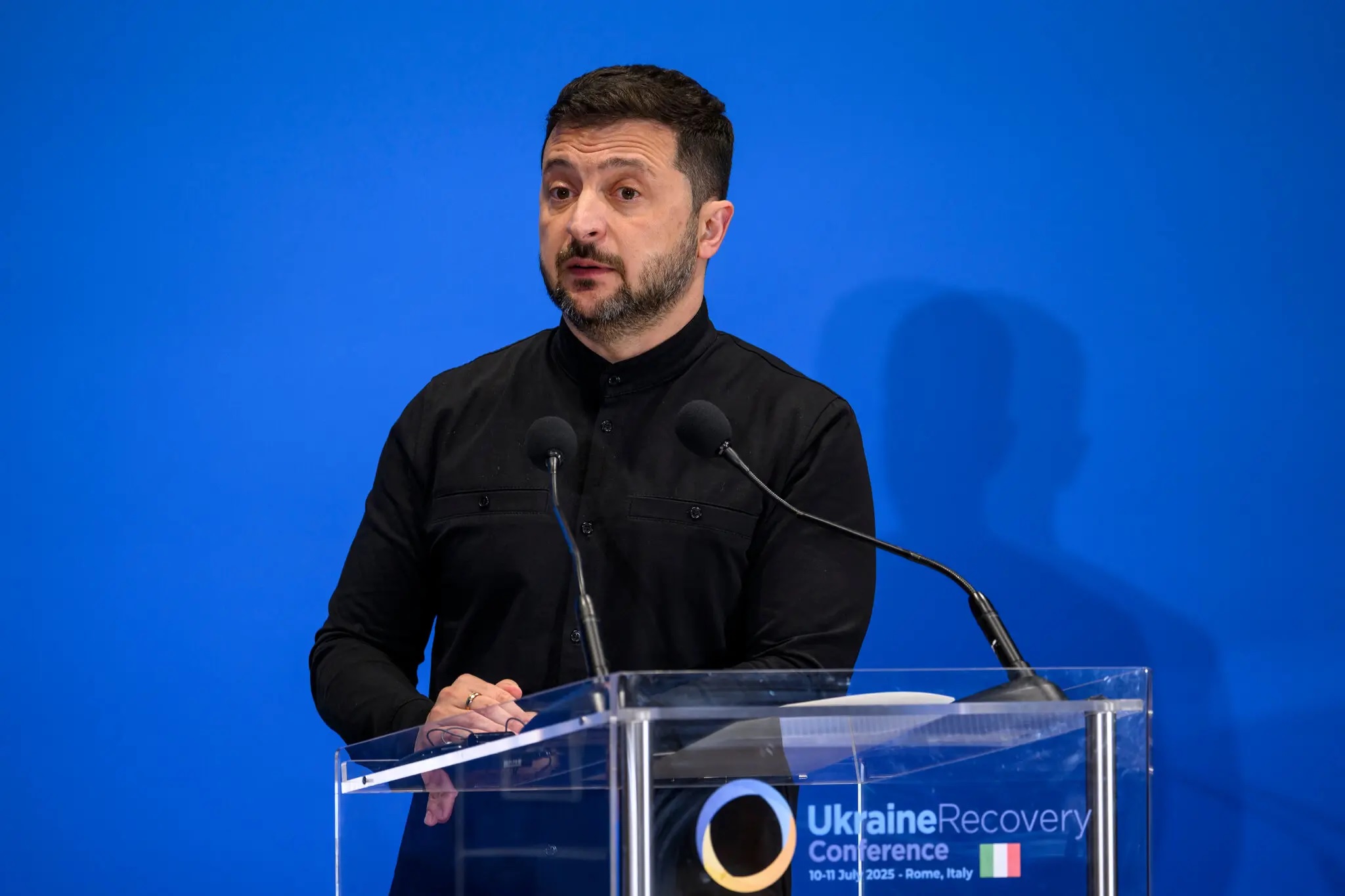 Ukraina përpiqet të kuptojë pse Trumpi braktisi papritur idenë e armëpushimit