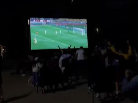 Atmosferë e zjarrtë pasi Kosova shënon ndaj Suedisë (VIDEO)