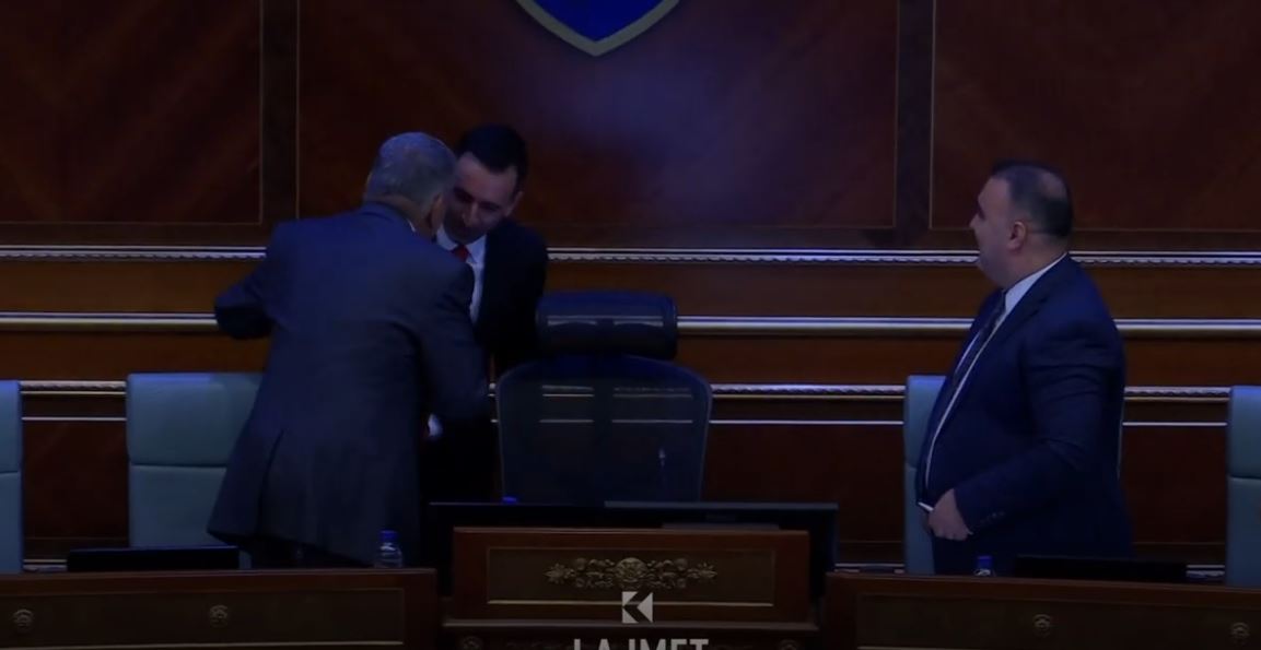 “Sherri” i deputetëve-ministra, Basha mund të bie (VIDEO)