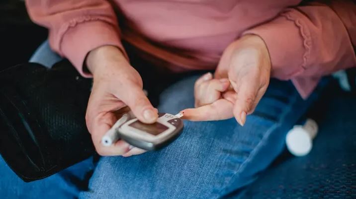 Studimi për diabetin zbulon një boshllëk në diagnostikimin e hershëm te miliona njerëz