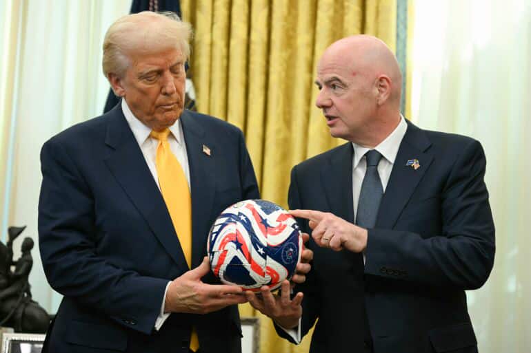 Donald Trump "selam" FIFA-s dhe UEFA-s