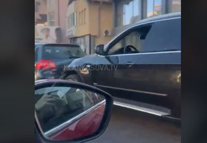 Aksident mes dy veturave në Fushë Kosovë