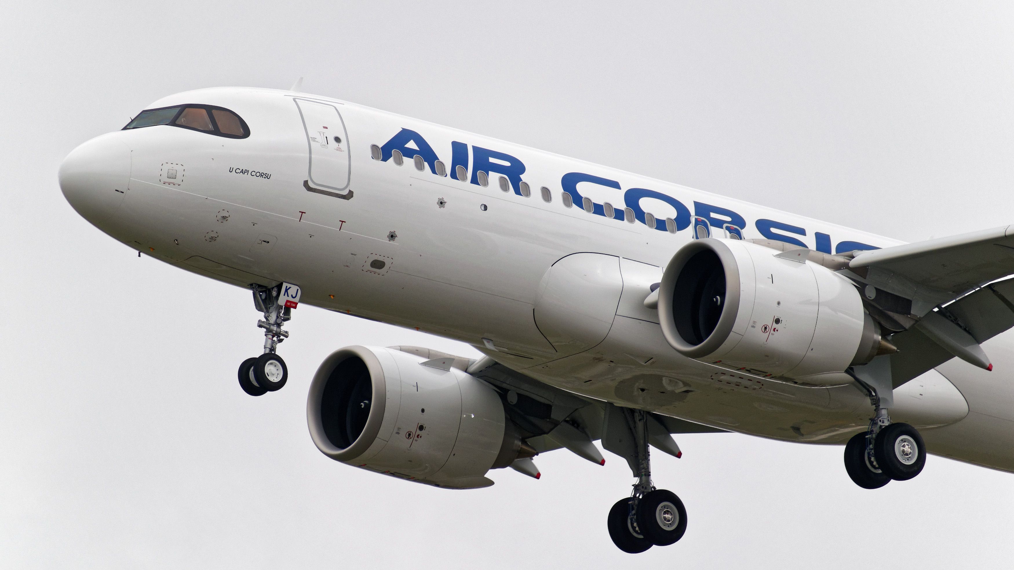 E pazakontë: Aeroplani mbeti në ajër për një orë, kontrollorin e zuri gjumi