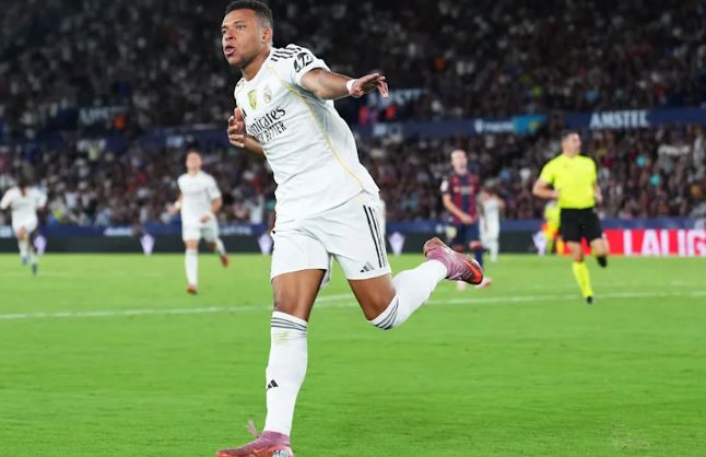 Mbappe shkëlqen në fitoren ndaj Levantes