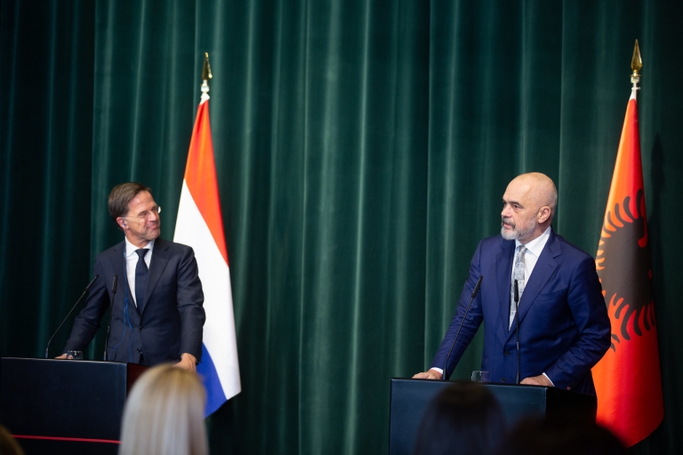 Rutte nesër pret Ramën në Bruksel