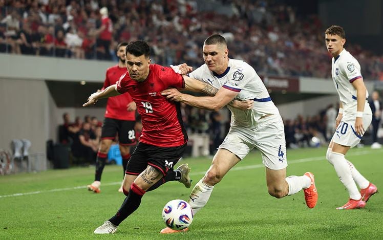 FIFA dënon Serbinë me 80 mijë franga dhe kufizon numrin e shikuesve për ndeshjen ndaj Shqipërisë