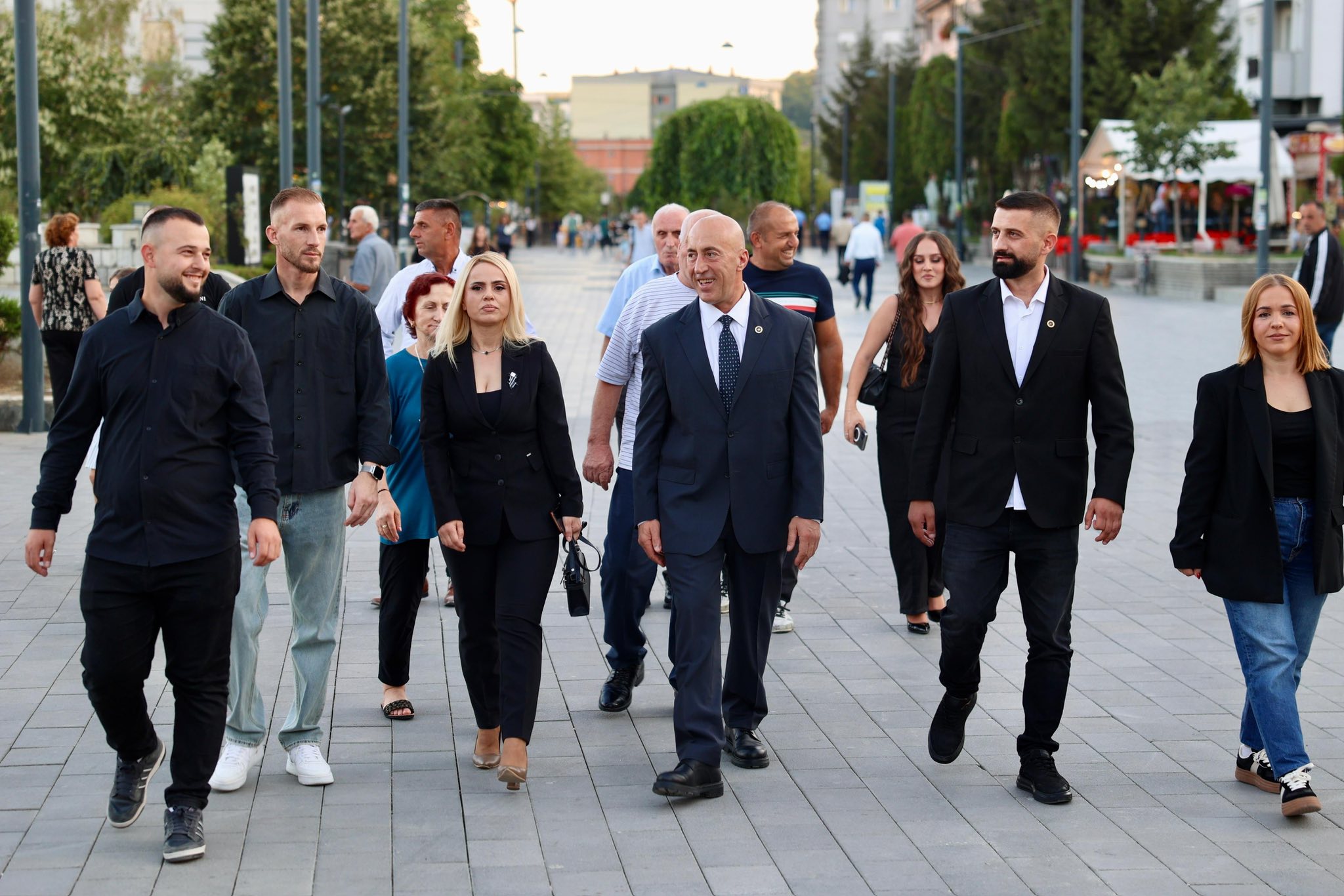 Haradinaj viziton Drenasin dhe Skenderajn: Komunat e udhëhequra nga Aleanca janë shembull i performancës