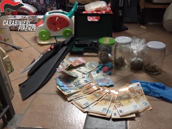 Aksion antimafia në Itali e Shqipëri: Shkatërrohet grupi i narkotrafikantëve, i tradhtoi gjurma e gishtit