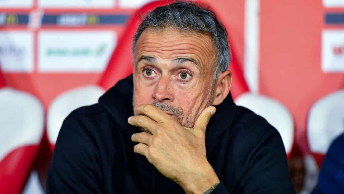 Luis Enrique i PSG-së fiton Trofeun "Johan Cruyff" si trajneri më i mirë