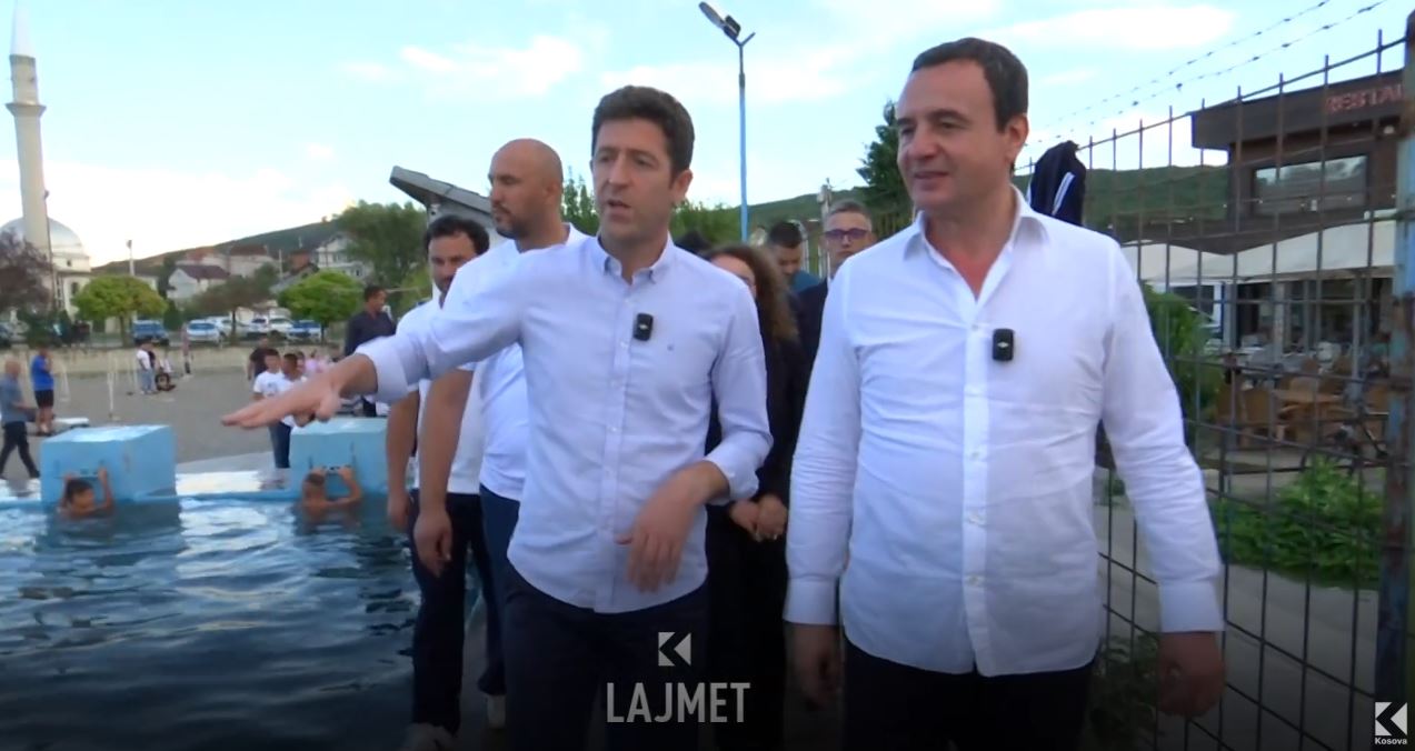 Tubimi partiak: VV e Banjës pret Kurtin me këngë për Limajn (VIDEO)